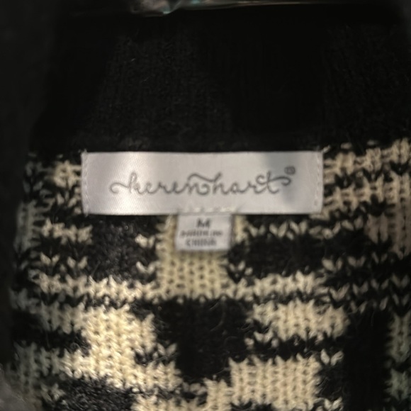 Black and white stretch Karen Heart Sweater ✨✨✨ Beautifully made 🤍 - Picture 2 of 3